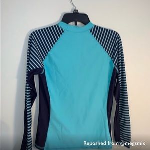 Women’s swim/rash guard